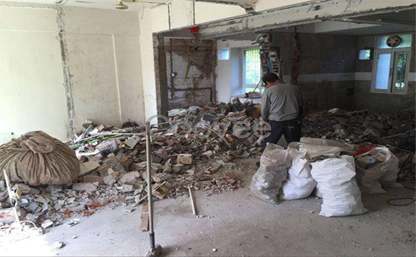 吳中蘇州拆除作業(yè)時遇到下雨天 該暫停施工嗎